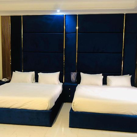 Royal Executive Otel İslamabad Dış mekan fotoğraf