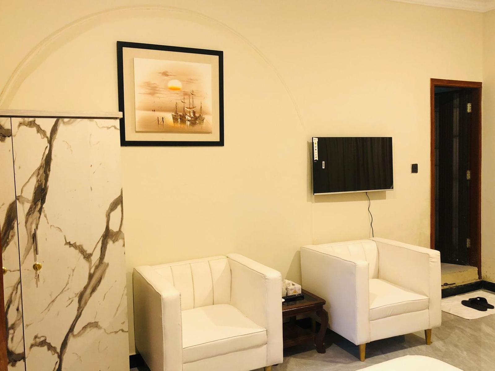 Royal Executive Otel İslamabad Dış mekan fotoğraf