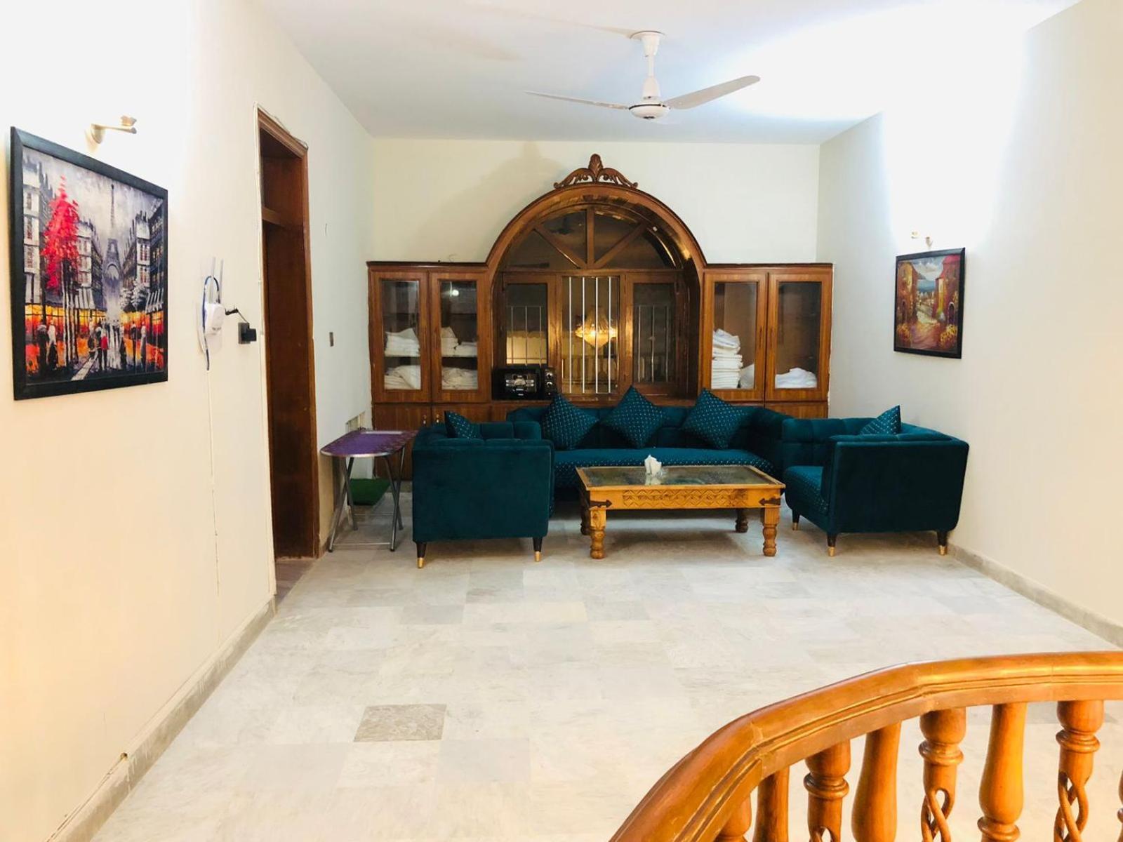 Royal Executive Otel İslamabad Dış mekan fotoğraf