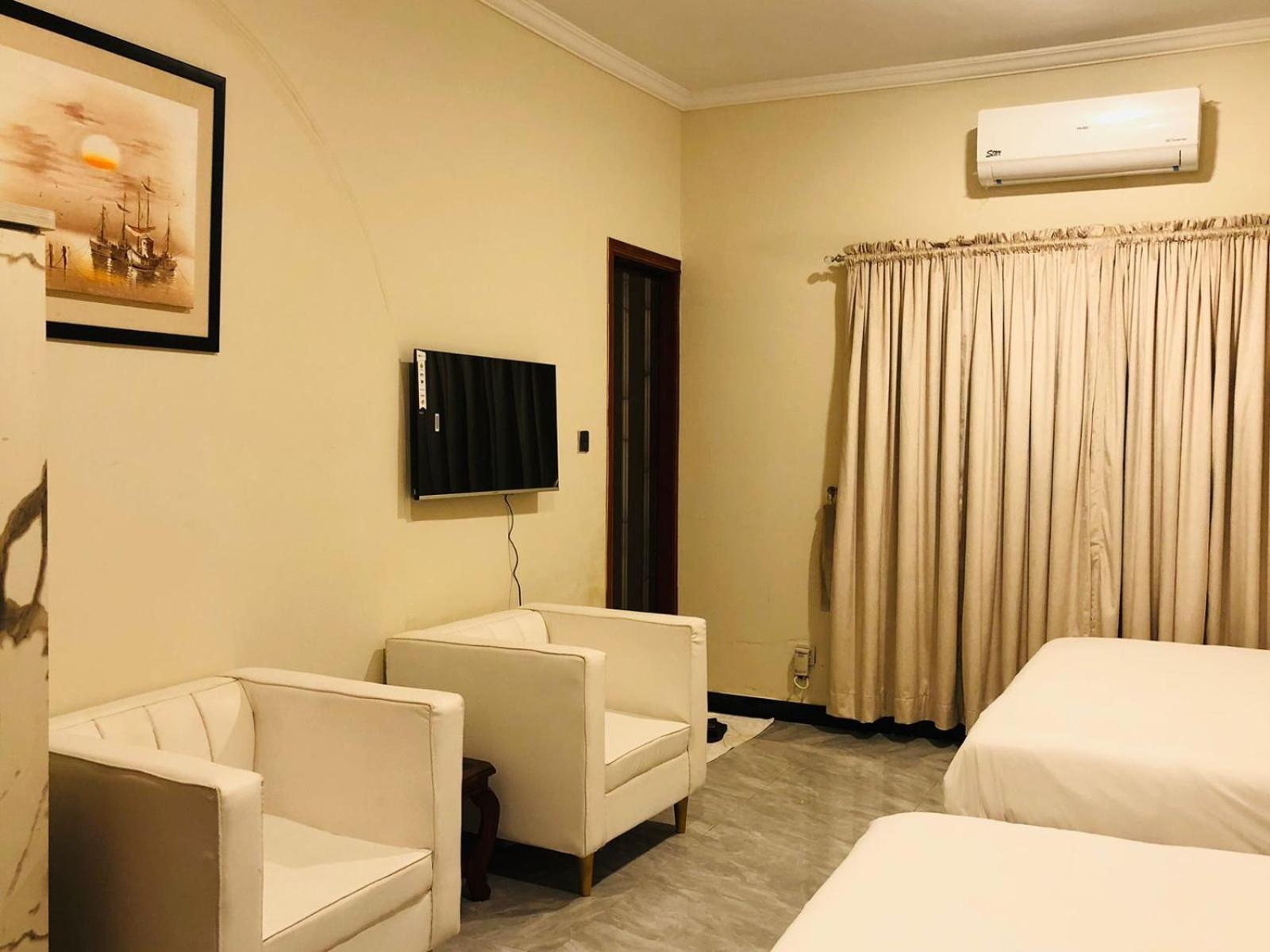 Royal Executive Otel İslamabad Dış mekan fotoğraf