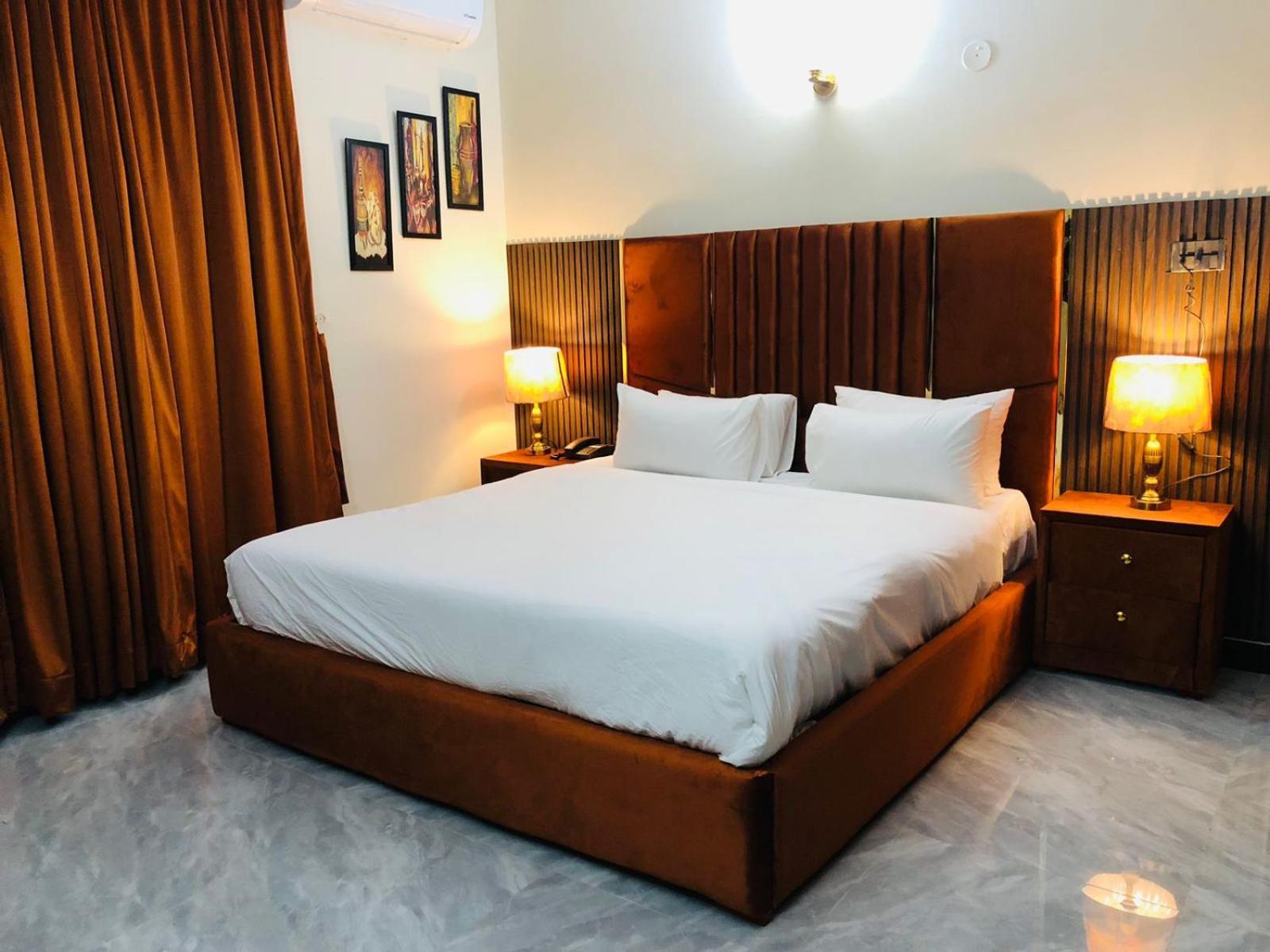 Royal Executive Otel İslamabad Dış mekan fotoğraf
