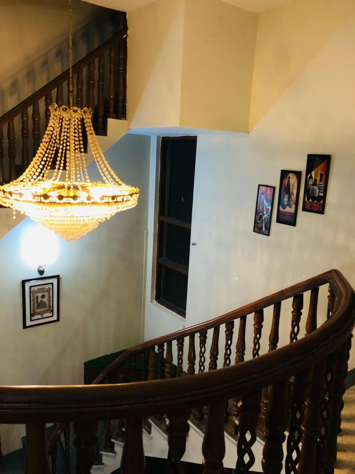 Royal Executive Otel İslamabad Dış mekan fotoğraf