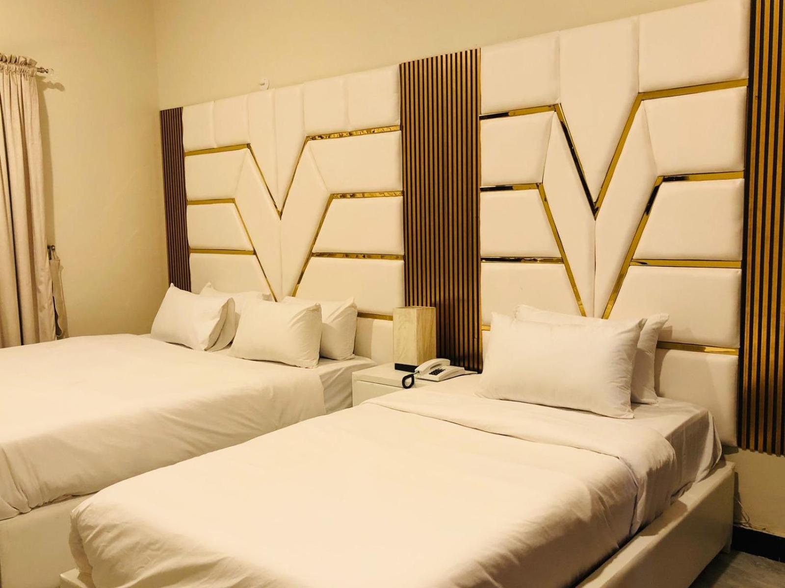 Royal Executive Otel İslamabad Dış mekan fotoğraf